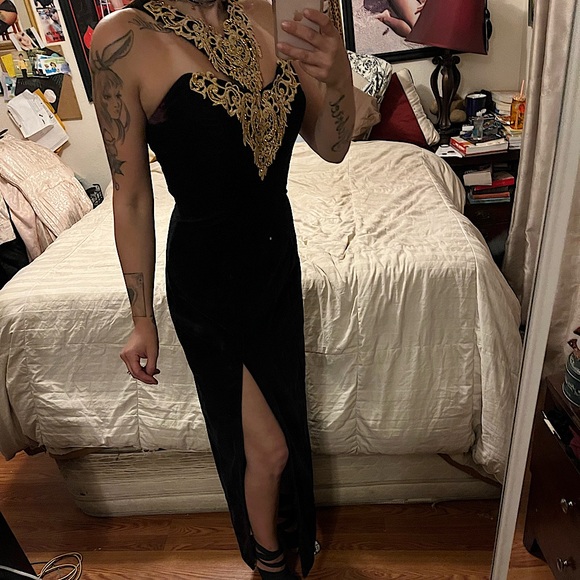 Sexy! Vintage  Velvet LA Glow Gown - Picture 2 of 13